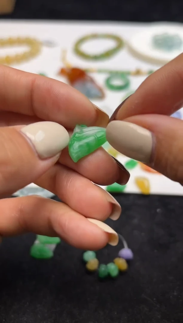 未镶嵌定制翡翠1800+180绿莲蓬-wpj163