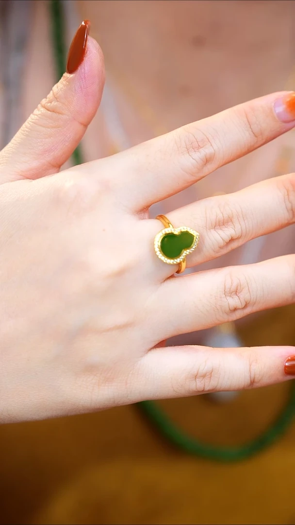 银S925镶嵌戒指和田玉戒指一个