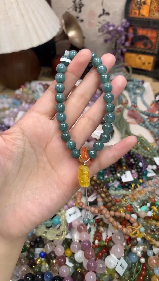 未镶嵌翡翠手饰258