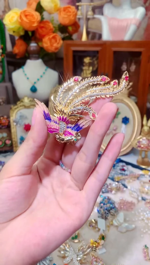 大理石铁合金胸针