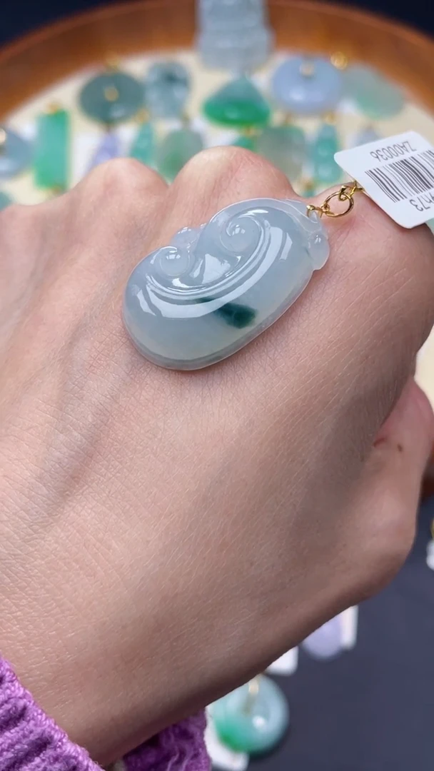 【闪购商品】翡翠颈饰18K金镶嵌如意