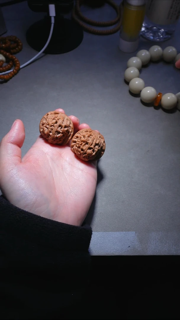 手串文玩核桃0970 38左右核老闷核桃一对