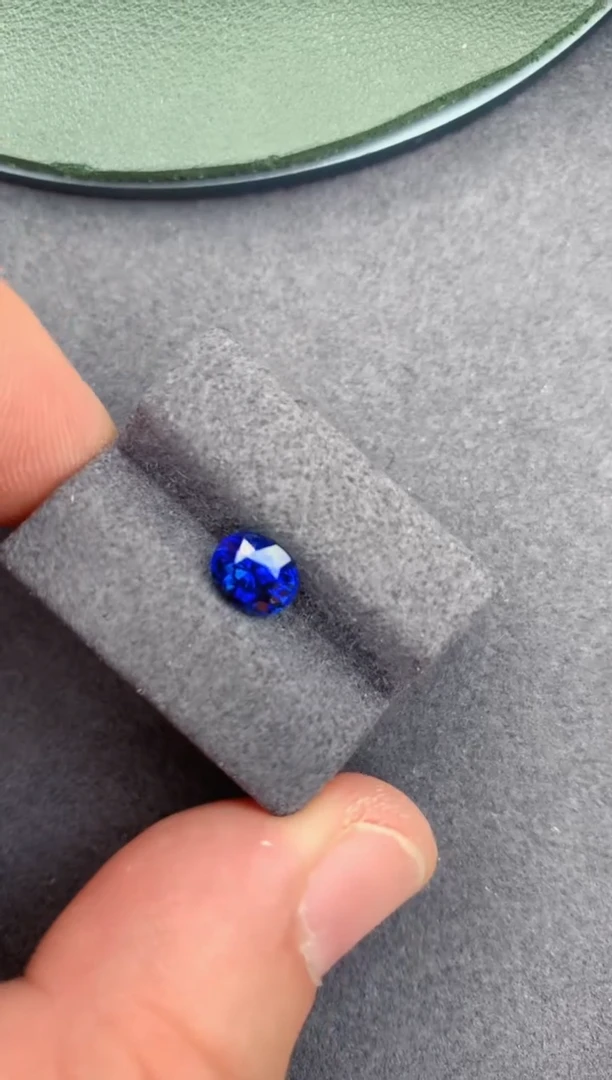 裸石蓝宝石1.5ct 无烧皇家蓝蓝宝石