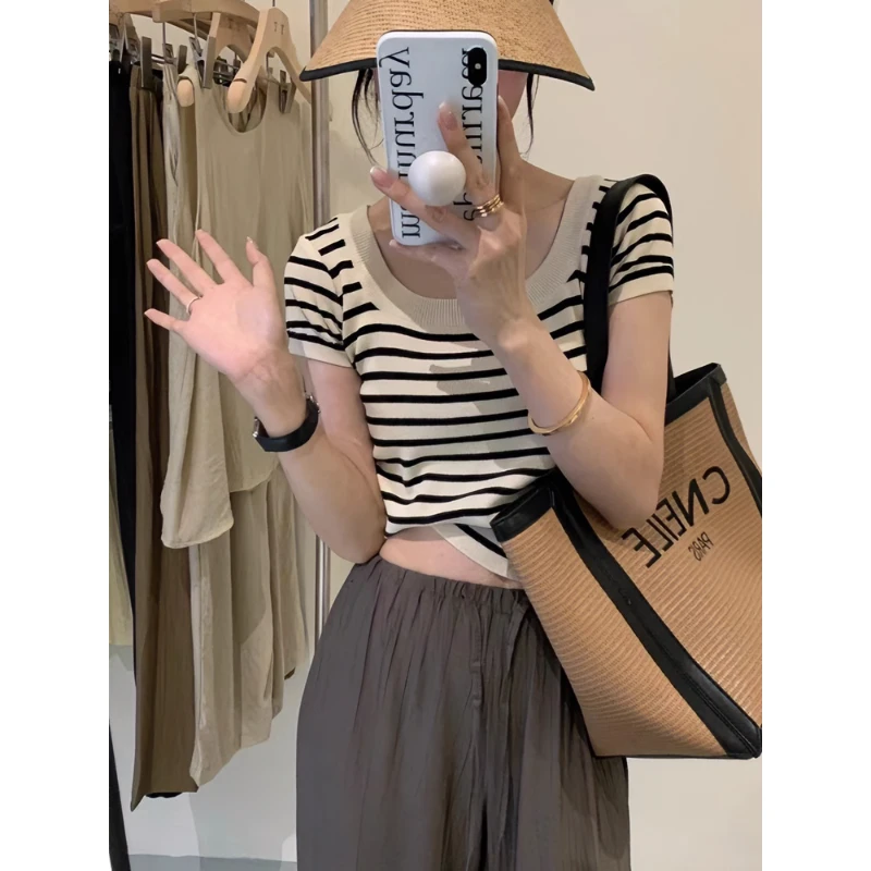 【运补6元】条纹上衣设计感2025新款夏季甜美修身内搭正肩毛衣针织