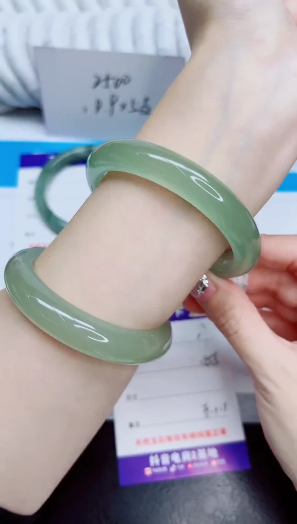 未镶嵌手镯石英质玉27/55.5/DLY