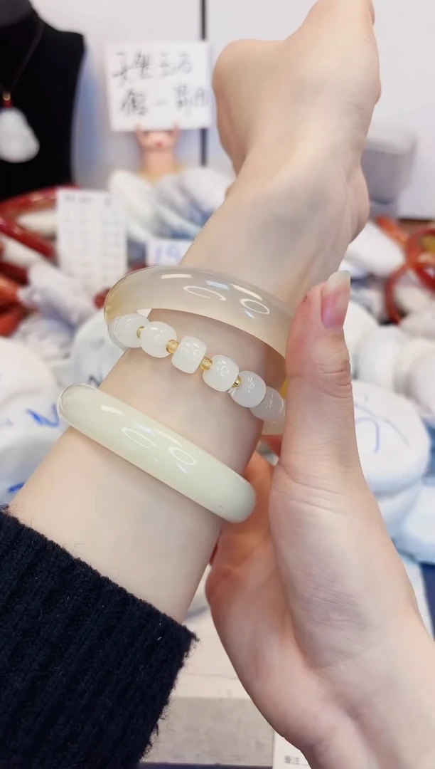 【闪购商品】石英质玉手镯未镶嵌465-财气镯圈口61