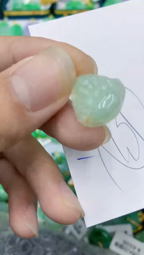 翡翠未镶嵌颈饰1111111111