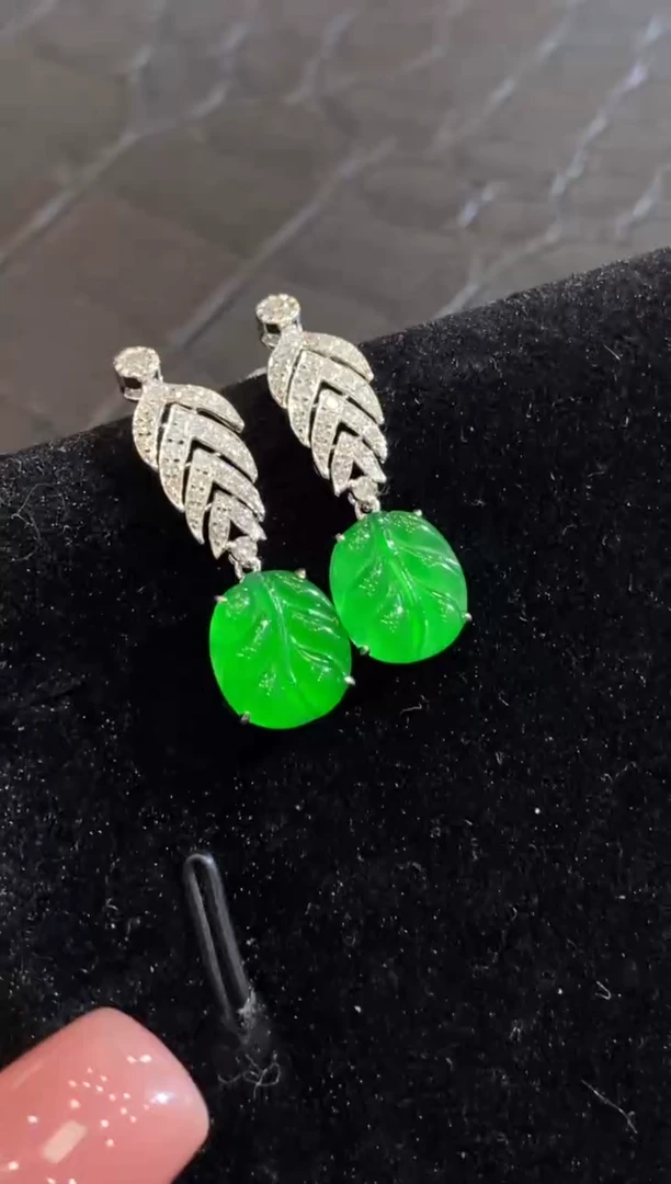 翡翠18K金镶嵌颈饰收到货48小时鉴赏期（超时不退不换）