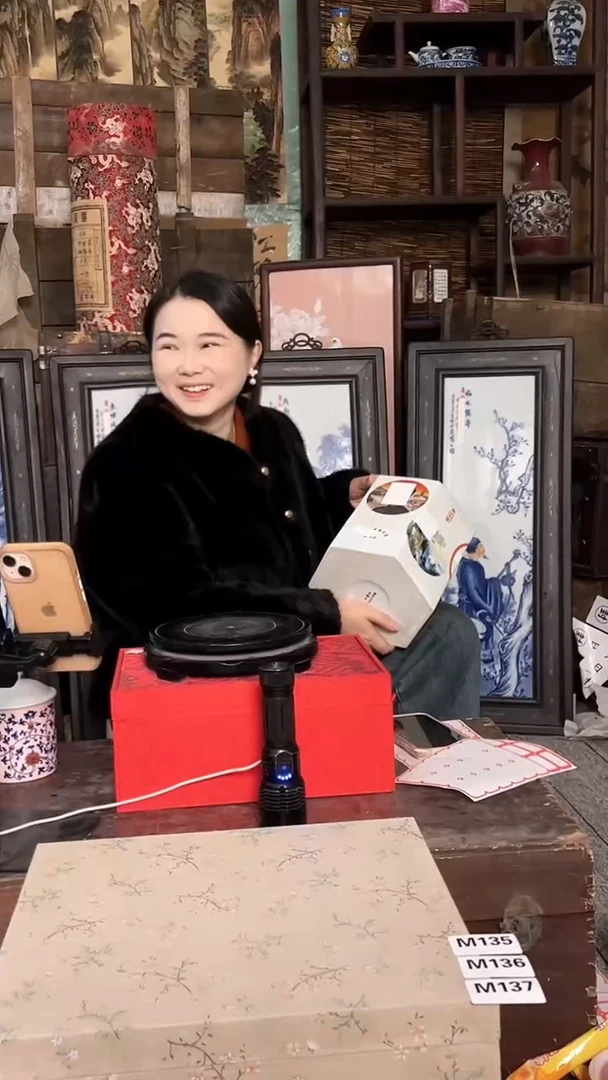 陶景德镇陶瓷摆件M135