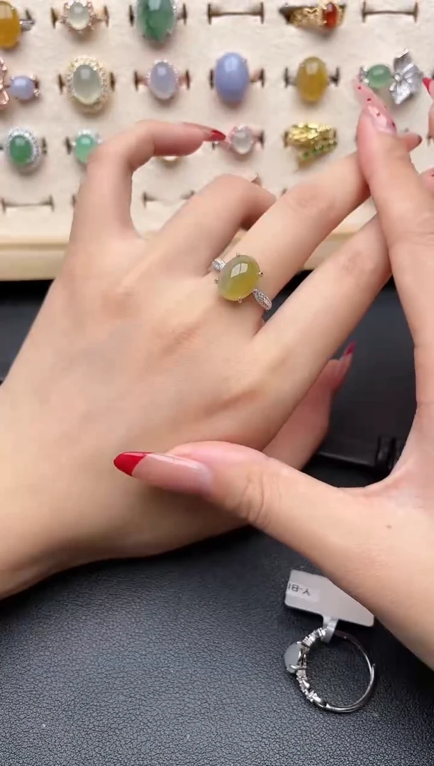 【闪购商品】翡翠戒指银S925镶嵌一物一证一礼盒