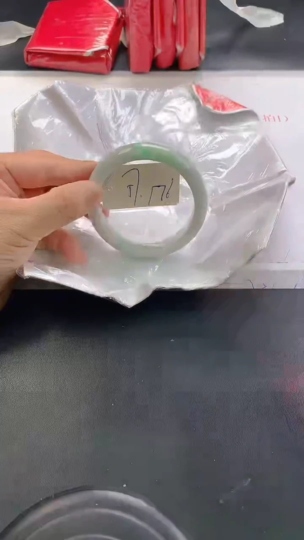 未镶嵌手镯翡翠176