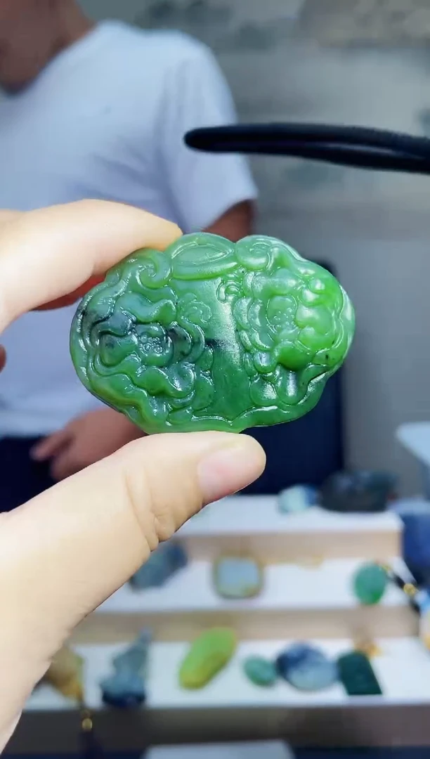 和田玉未镶嵌颈饰1