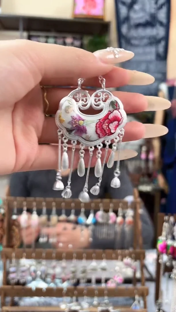 织绣民族风非遗老绣饰品260