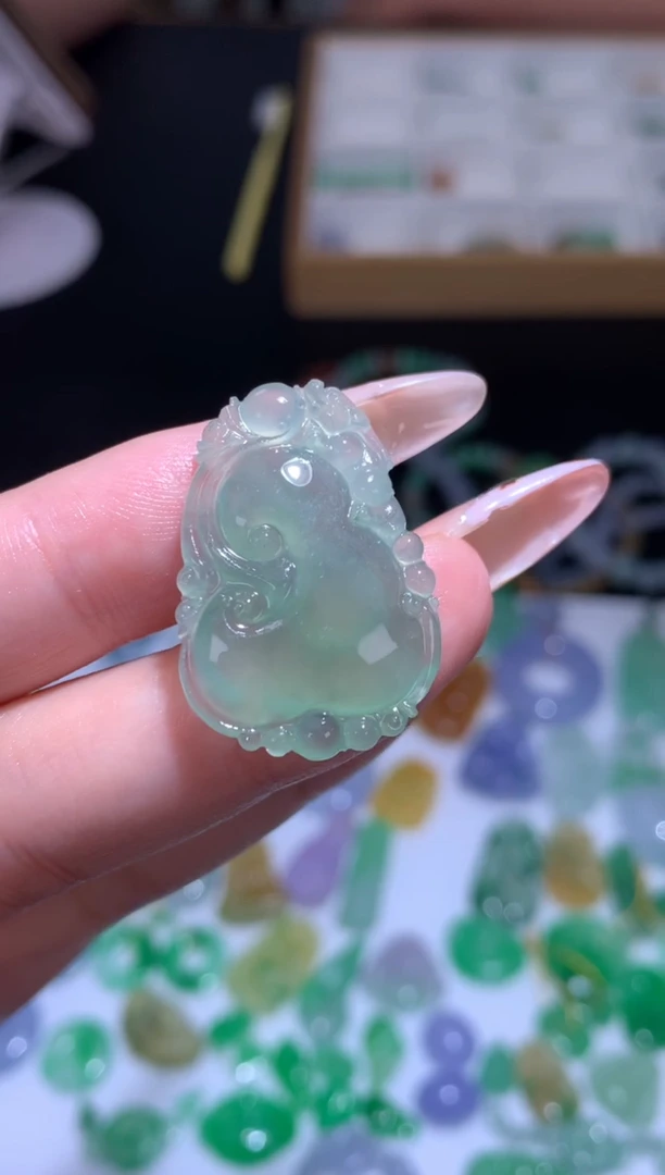 未镶嵌定制翡翠如意