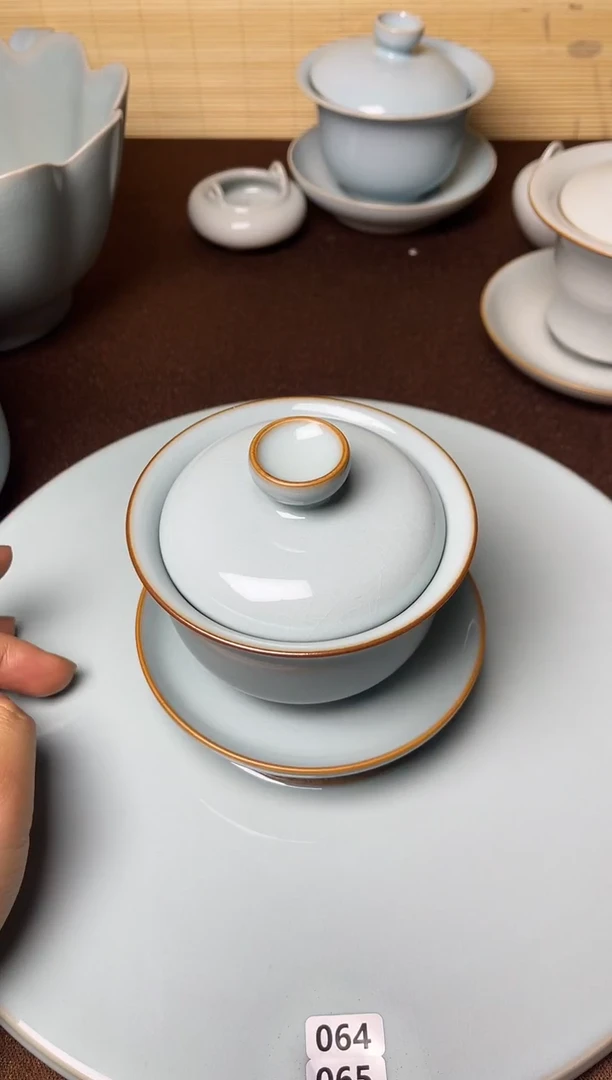 清仓价-天青釉扁元宝三才盖碗