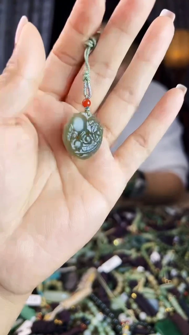 未镶嵌和田玉挂件1