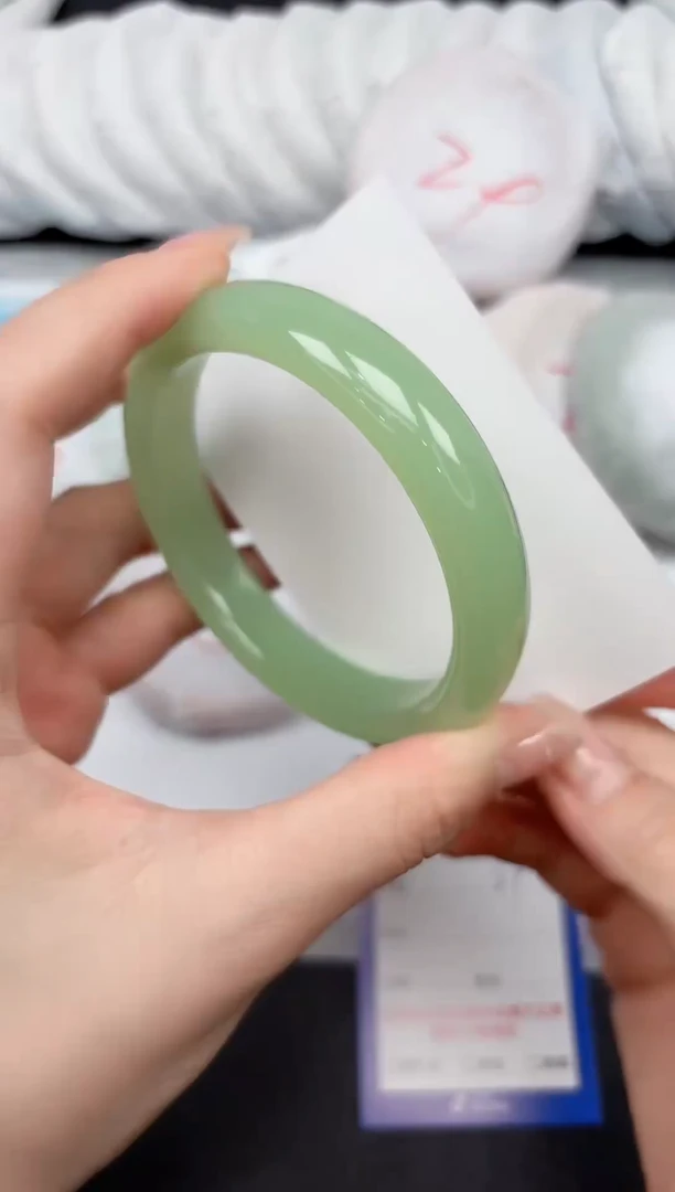 未镶嵌手镯石英质玉78/63