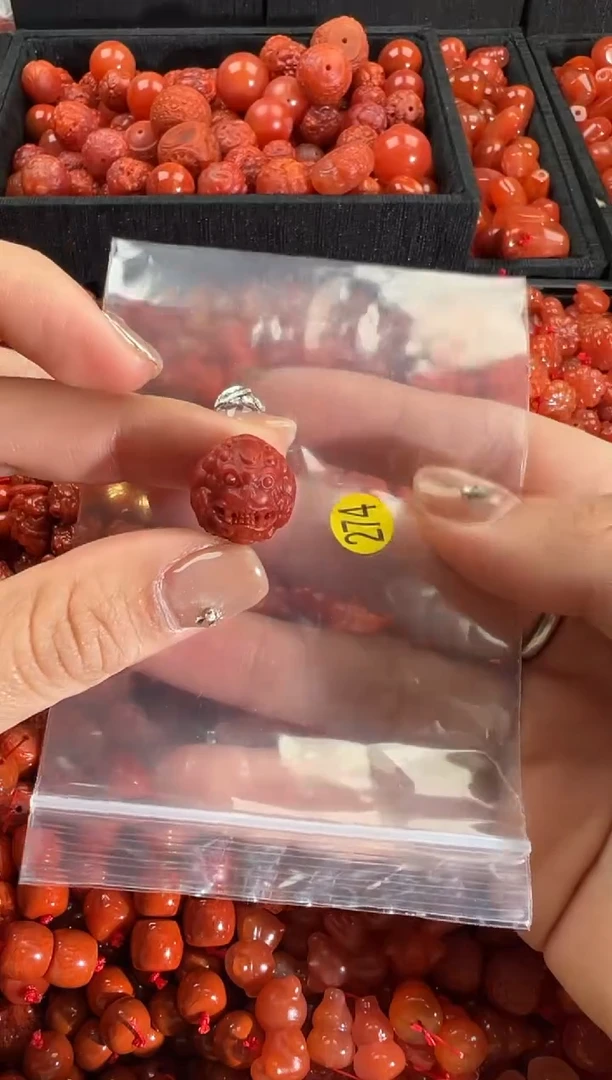 【闪购商品】南红玛瑙颈饰未镶嵌1