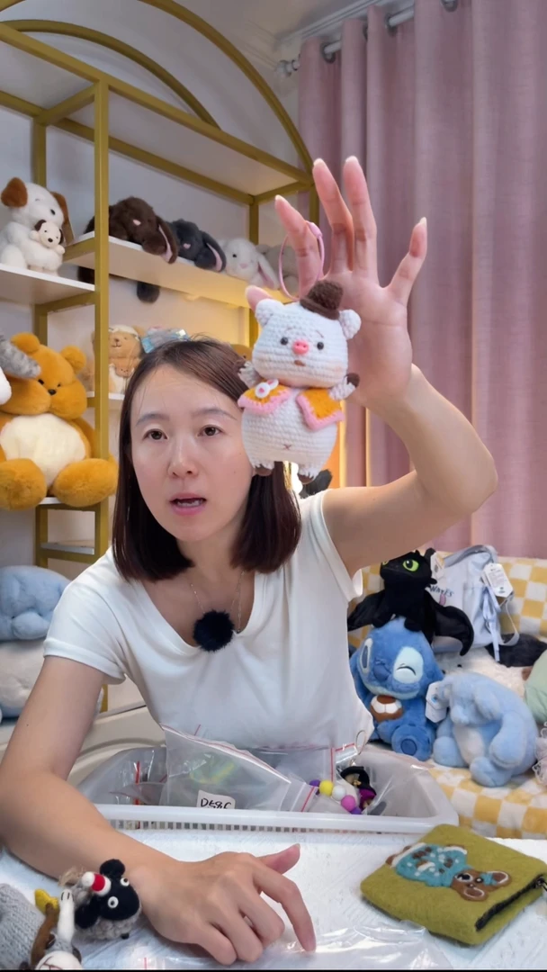毛绒针织小猪公仔