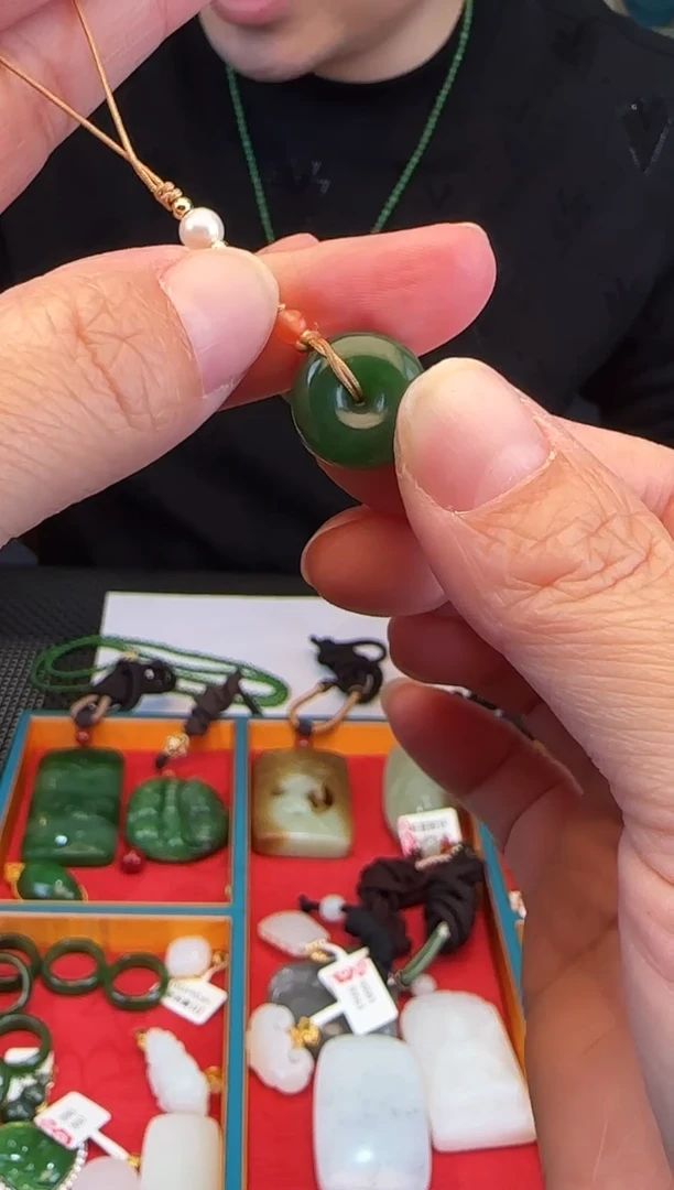 未镶嵌和田玉手机链平安扣