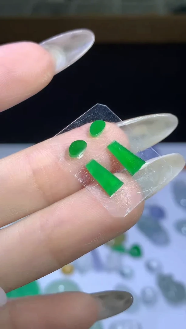 未镶嵌定制翡翠毛货