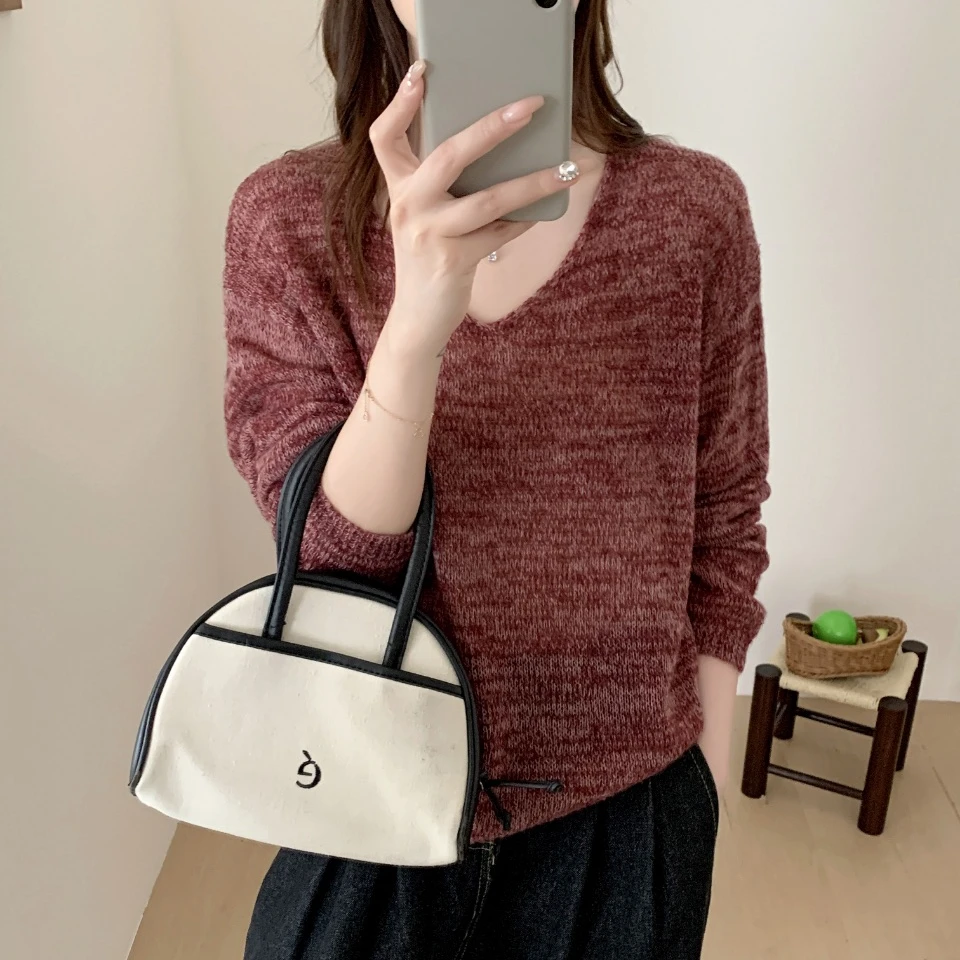 早秋新品【美神降临】V领套头纯色花纱宽松长袖针织衫毛衣罩衫 9063