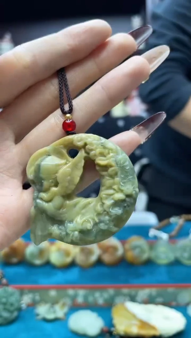 未镶嵌岫玉吊坠·