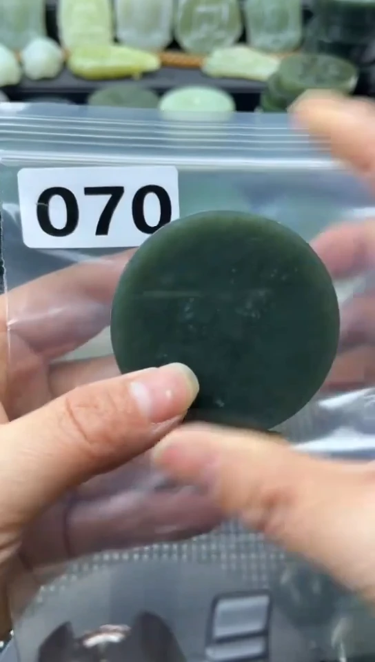 未镶嵌和田玉珠宝半成品镯芯