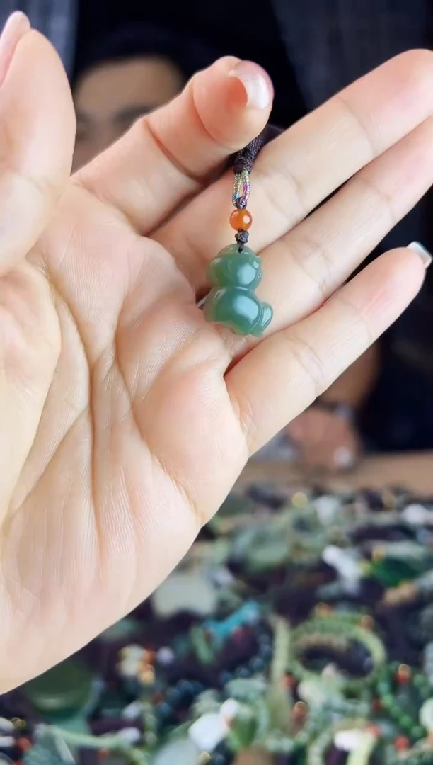 未镶嵌和田玉挂件1