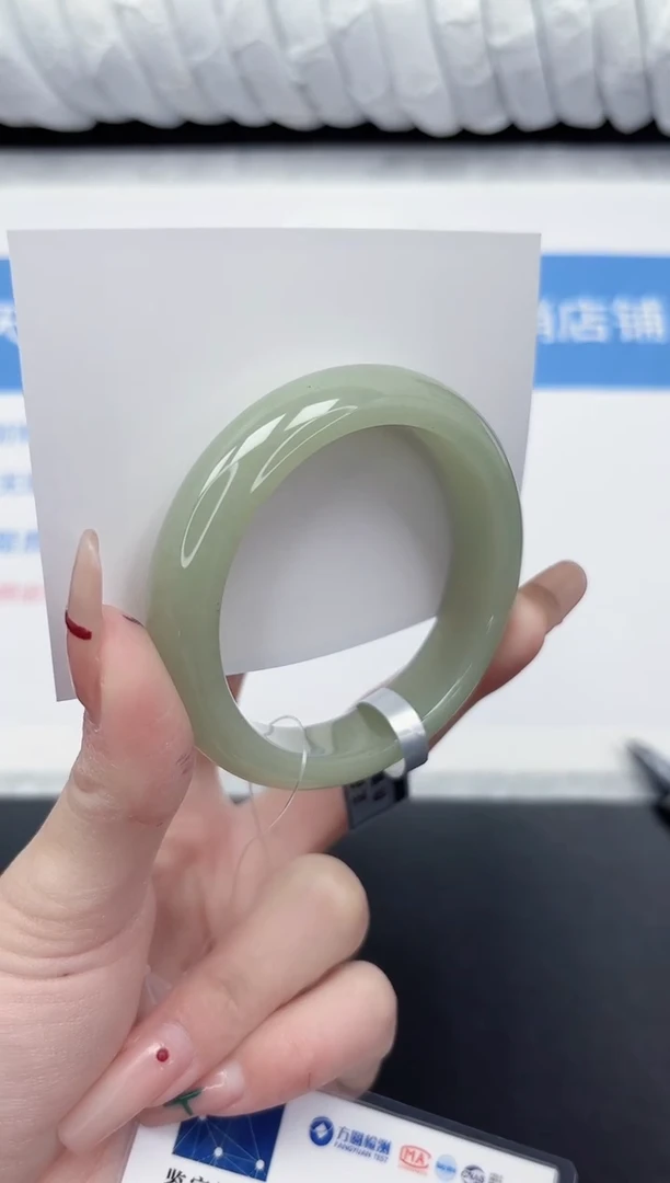 未镶嵌手镯石英质玉58-53.8DK