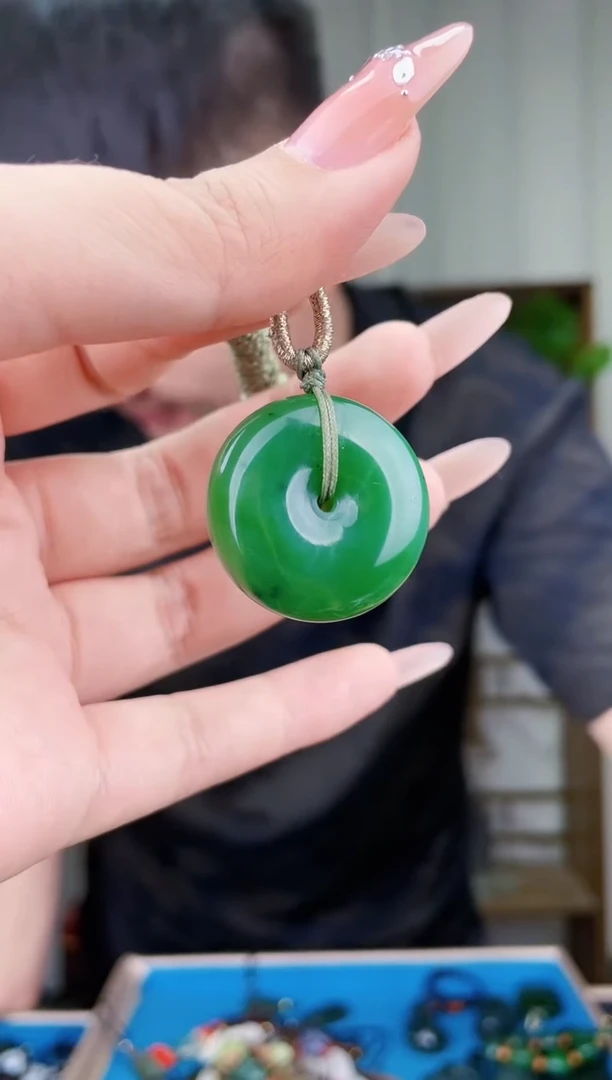 和田玉未镶嵌挂件拍一发一，多样性发货！