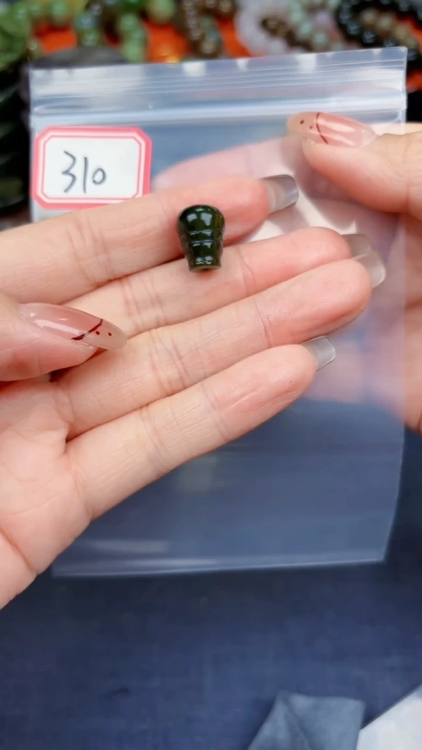 颈饰未镶嵌和田玉和田玉