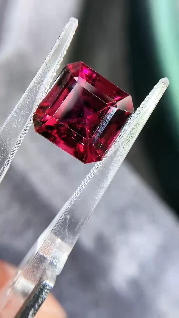 【闪购商品】定制碧玺定制未镶嵌4.08克拉卢比来天然