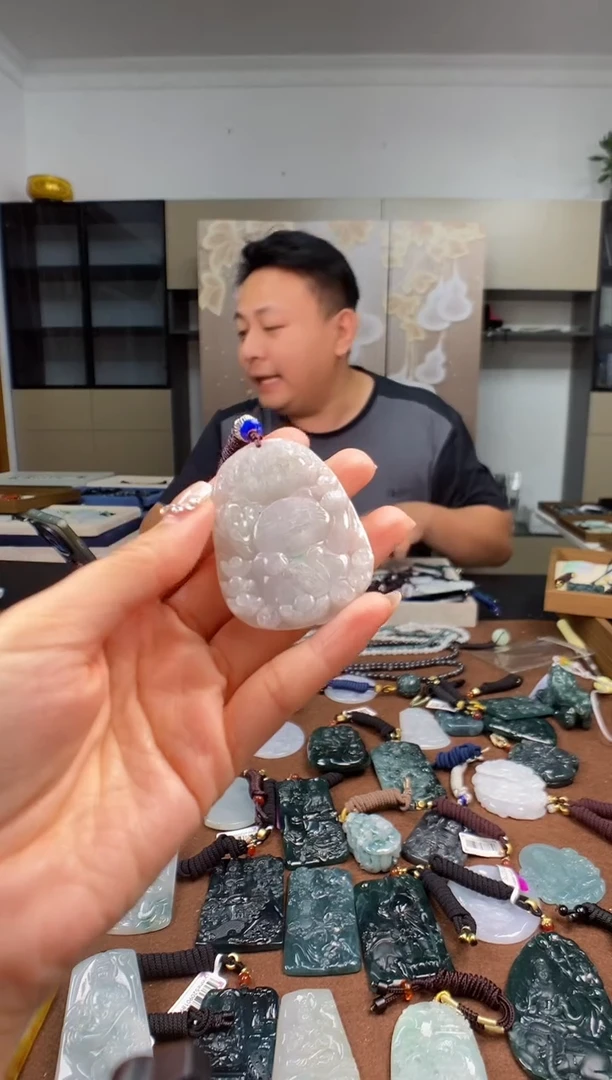 颈饰未镶嵌翡翠多样性发其一