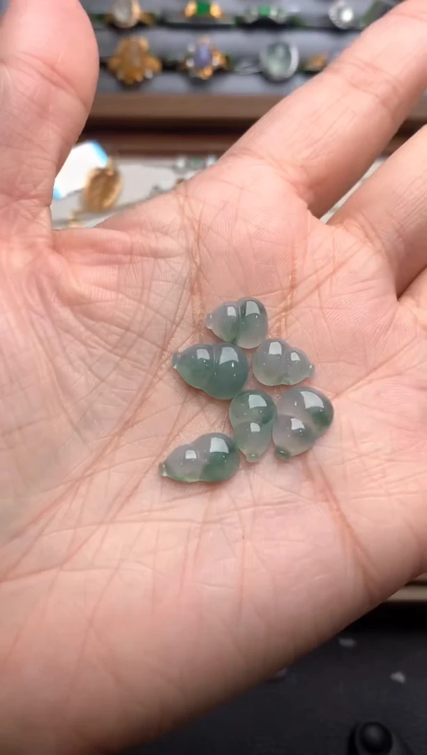 未镶嵌挂件翡翠一组