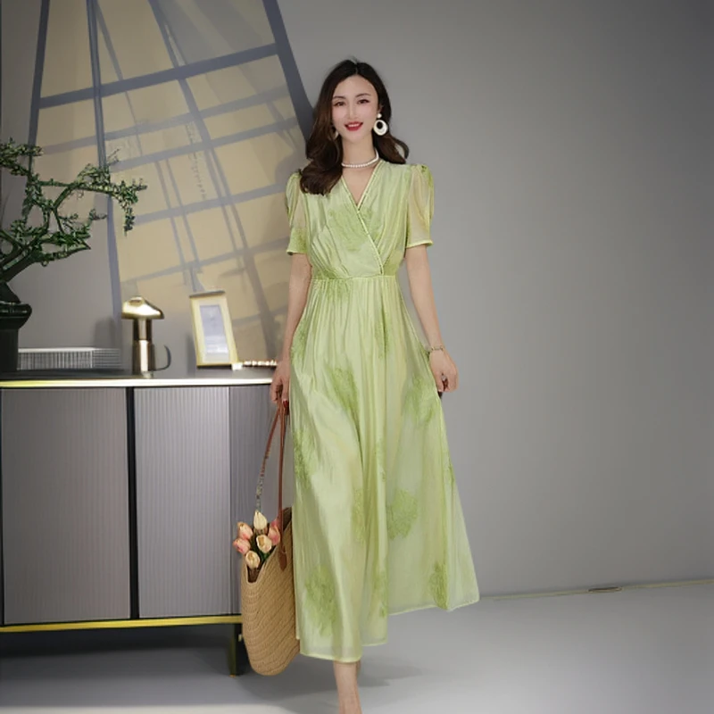 2025夏季新中式刺绣连衣裙减龄宽松白裙长款礼服收腰法式气质显瘦