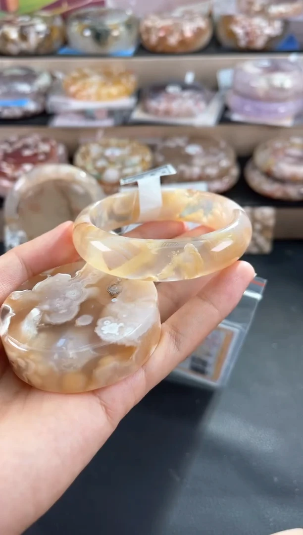 未镶嵌手镯石英质玉55