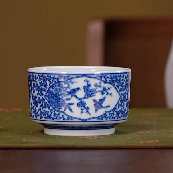 【小乔赏瓷】景德镇慎静斋青花缠枝莲开窗鸳鸯直筒主人杯（sjz20）