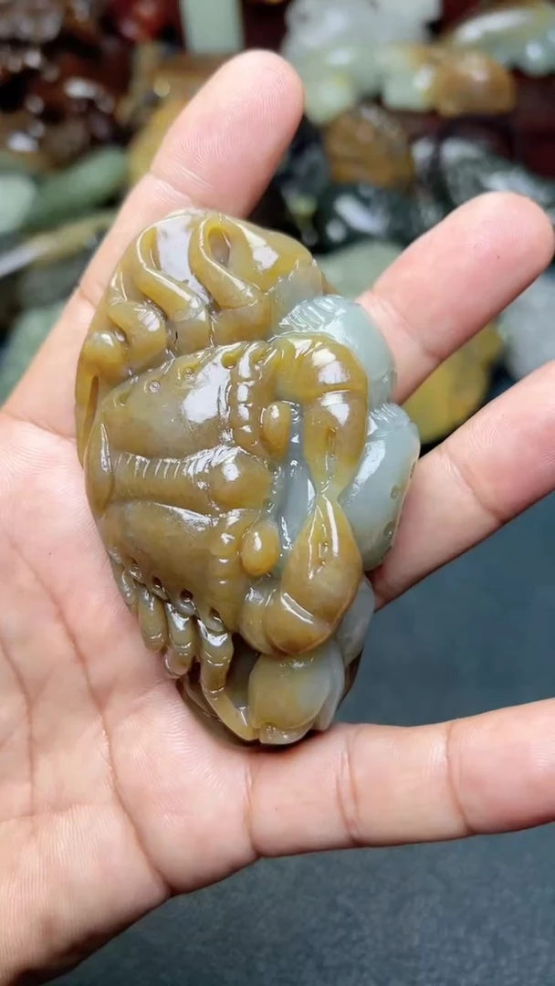 和田玉未镶嵌把件-