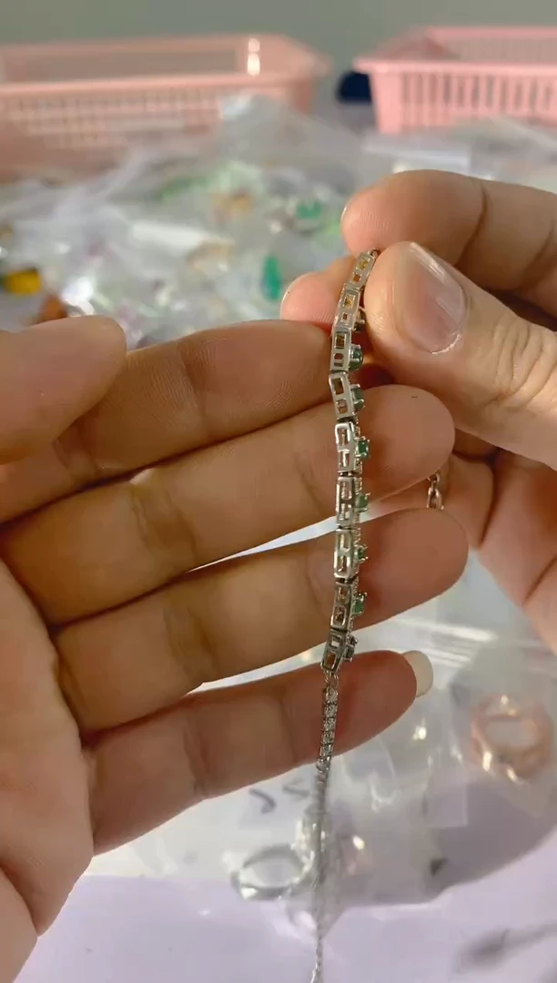 【闪购商品】水晶颈饰银S925镶嵌X455红宝，蓝宝，多样性发一件赠链