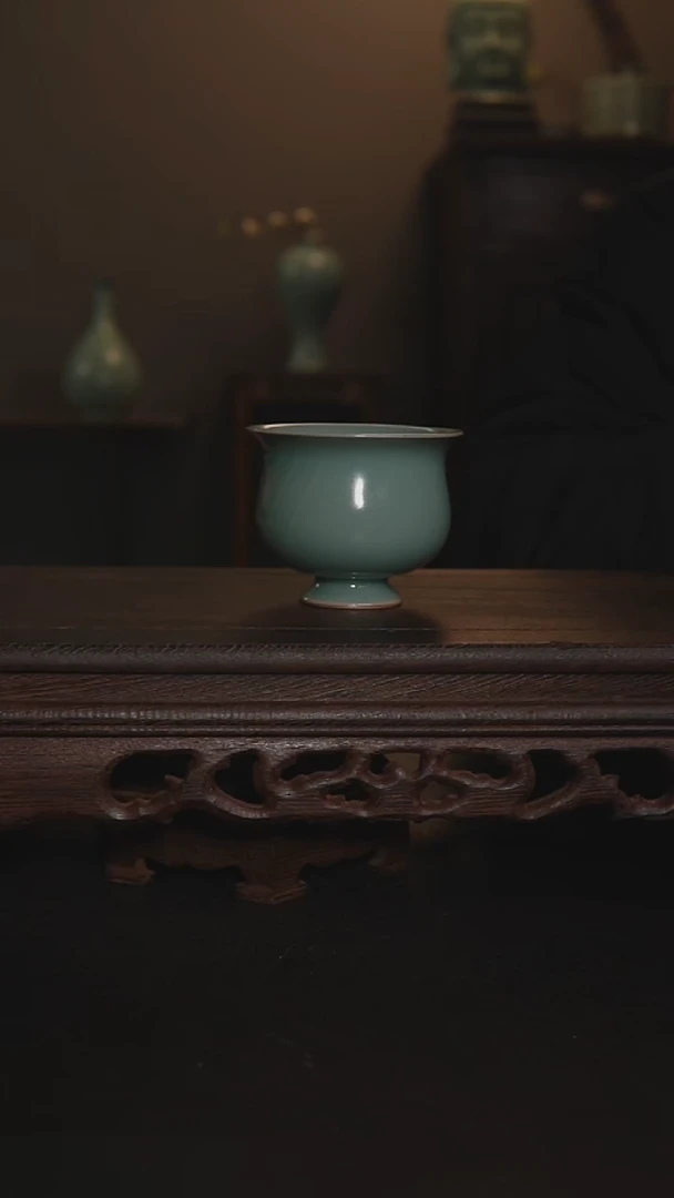 摆件瓷仿古手工高足玉兰杯