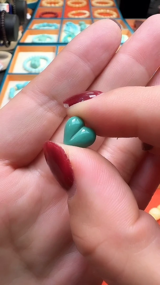 未镶嵌绿松石屁桃9+绿松石精小屁桃