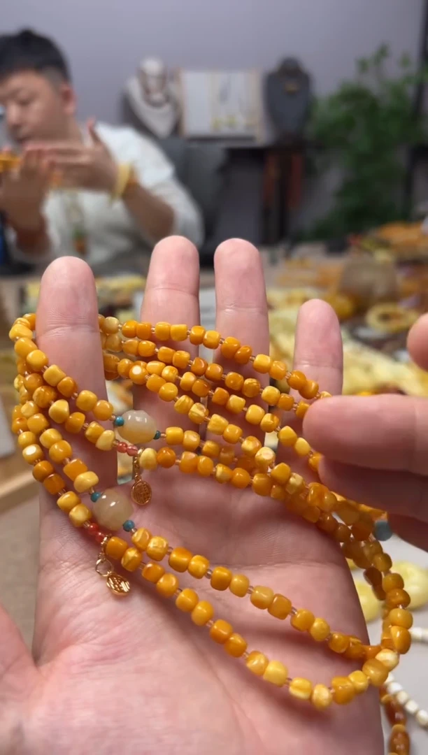 【闪购商品】蜜蜡裸石未镶嵌多样性发一件