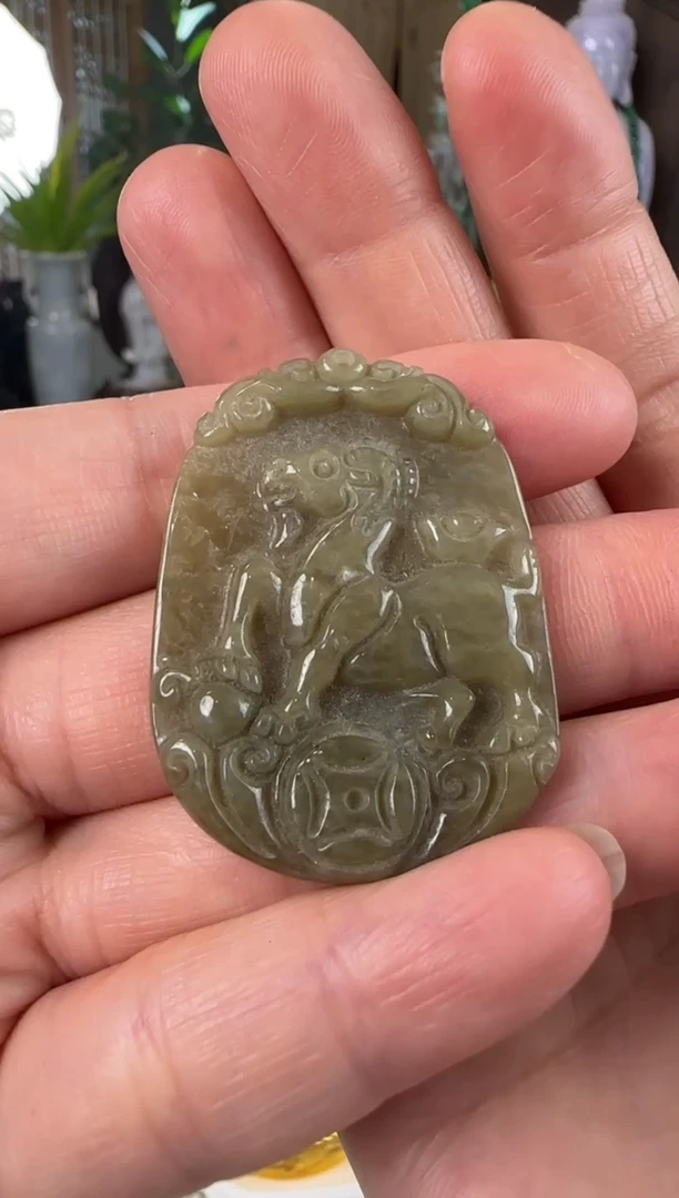 颈饰未镶嵌翡翠吊坠