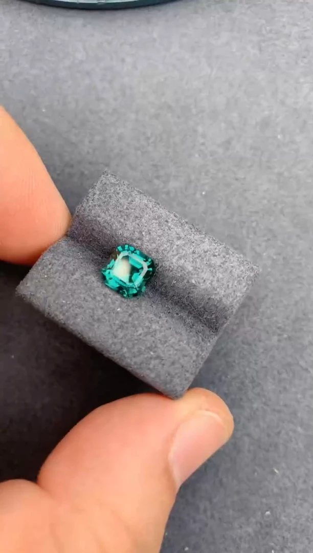 未镶嵌裸石碧玺1.6ct   lagoon碧玺