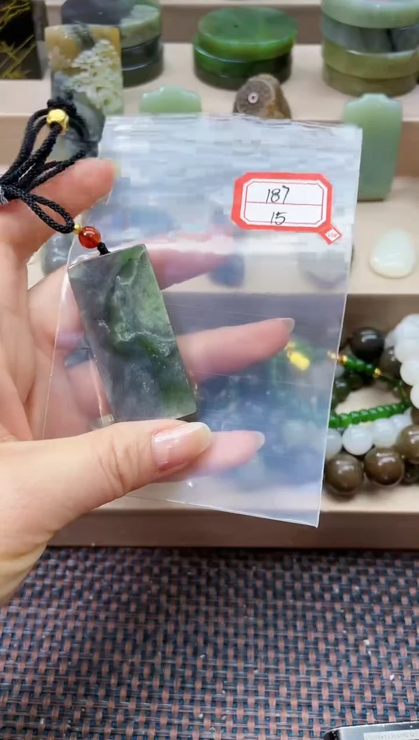 未镶嵌和田玉挂件1