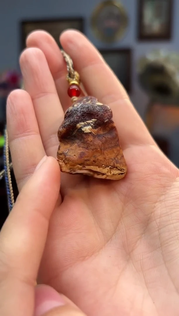 琥珀颈饰未镶嵌吊坠