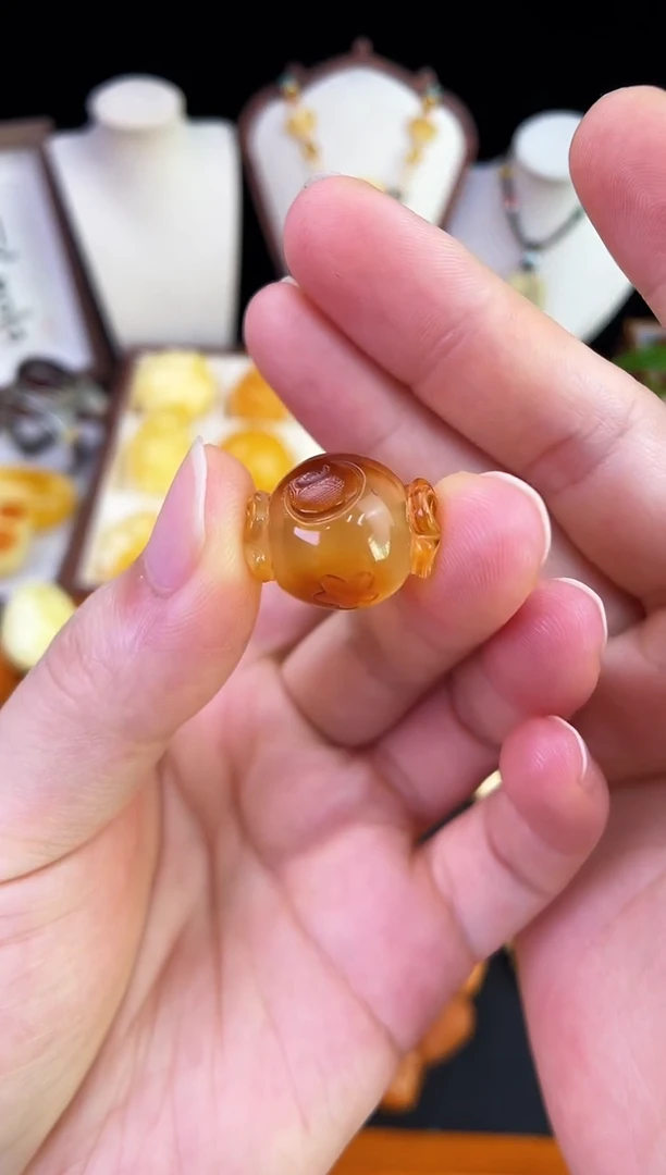 琥珀未镶嵌珠宝奇石柒月