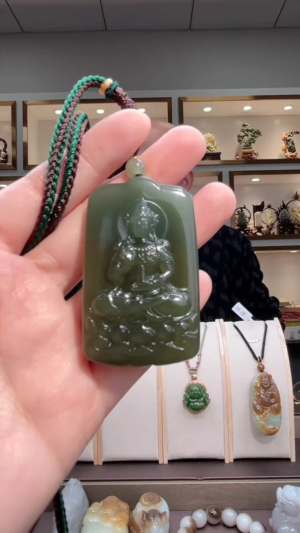 颈饰未镶嵌和田玉苏