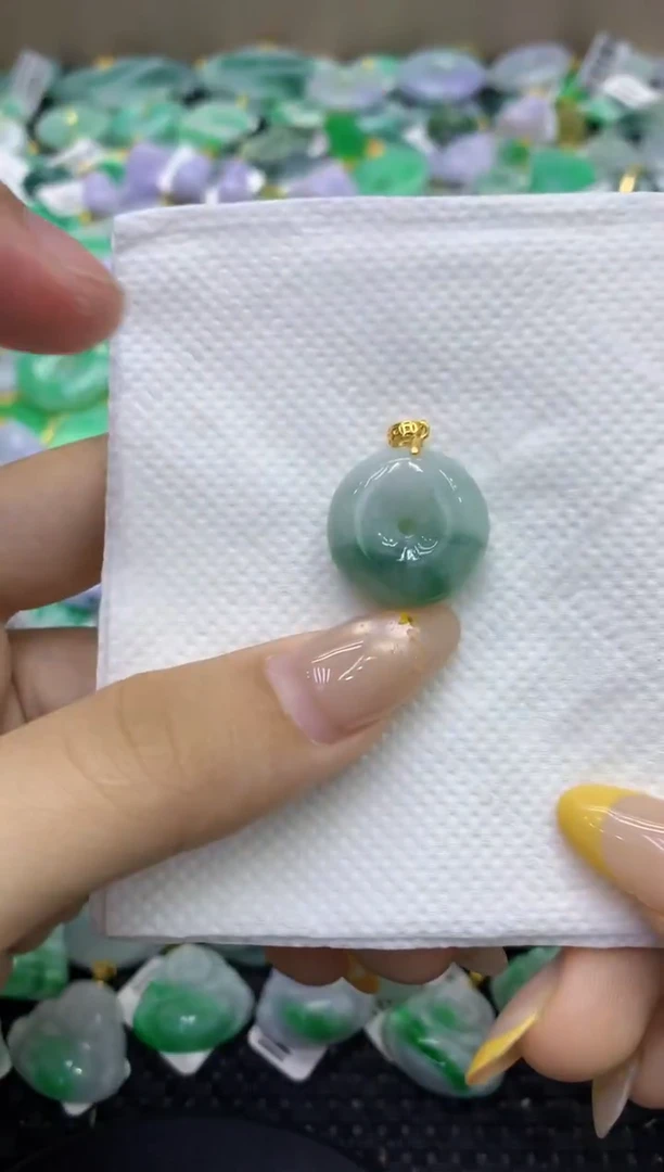 颈饰未镶嵌翡翠天然缅甸翡翠A货